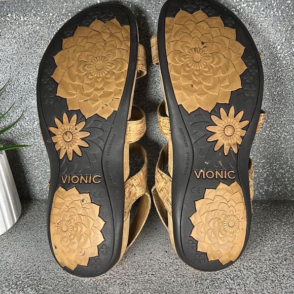 Vionic Amber Gold Cork Sandals Shoes Size 10 - Picture 7 of 9